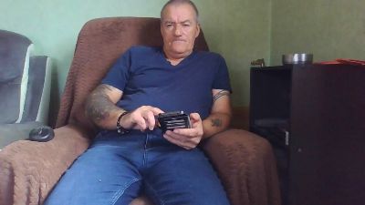 rogue47550 live cam on Cam4