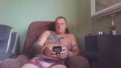 rogue47550 live cam on Cam4