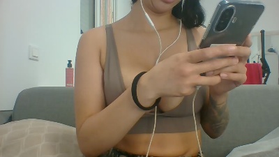 romabaires live cam on Cam4