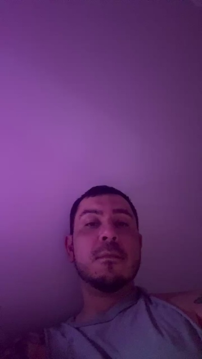 romanesteb live cam on Cam4