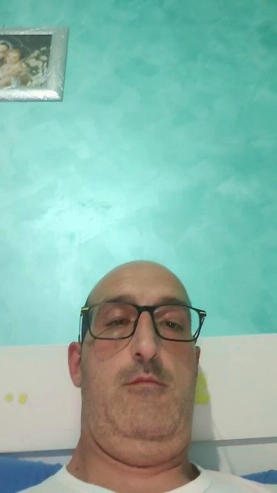 romanovoglio live cam on Cam4