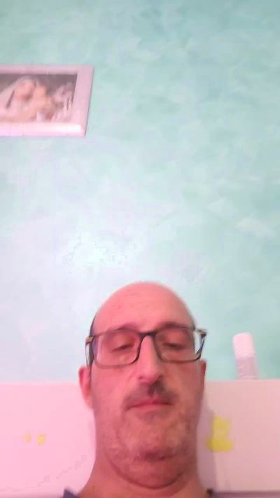romanovoglio live cam on Cam4