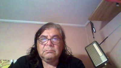 romeoron70 live cam on Cam4