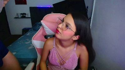room_kiitty live cam on Cam4
