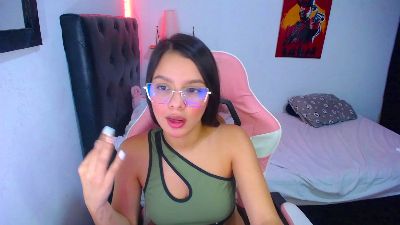 room_kiitty live cam on Cam4