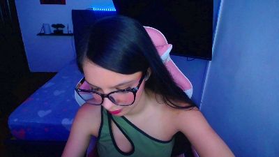 room_kiitty live cam on Cam4