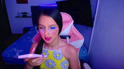 room_kiitty live cam on Cam4