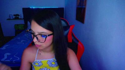 room_kiitty live cam on Cam4