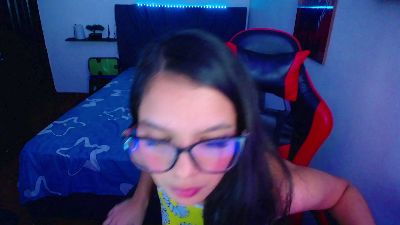 room_kiitty live cam on Cam4