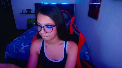 room_kiitty live cam on Cam4