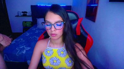 room_kiitty live cam on Cam4