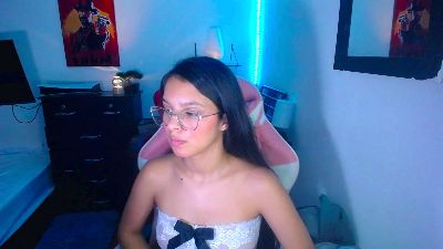 room_kiitty live cam on Cam4