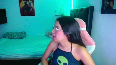 room_kiitty live cam on Cam4