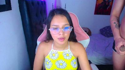 room_kiitty live cam on Cam4