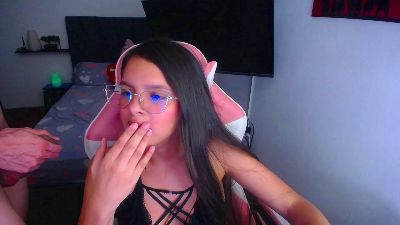 room_kiitty live cam on Cam4