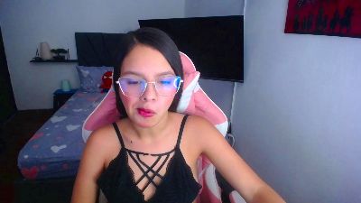 room_kiitty live cam on Cam4