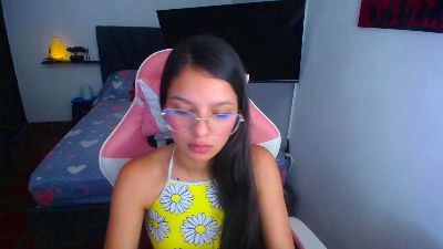 room_kiitty live cam on Cam4
