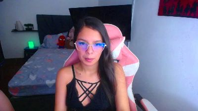 room_kiitty live cam on Cam4