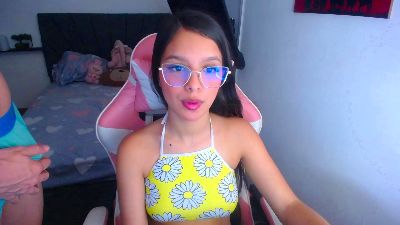 room_kiitty live cam on Cam4