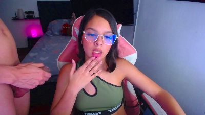room_kiitty live cam on Cam4