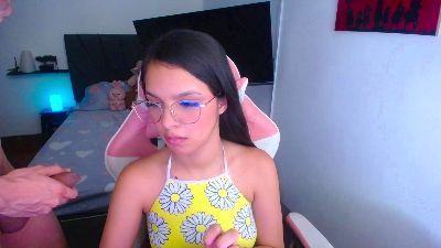 room_kiitty live cam on Cam4