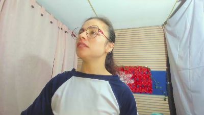 rosse_25 live cam on Cam4