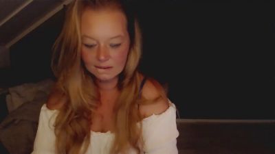 roxanna1989 live cam on Cam4