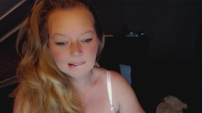 roxanna1989 live cam on Cam4