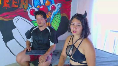 roxyandaron_ live cam on Cam4