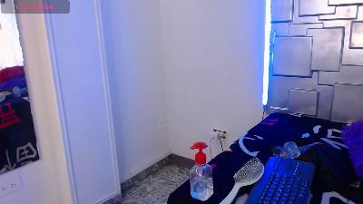 roxywild_wb live cam on Cam4