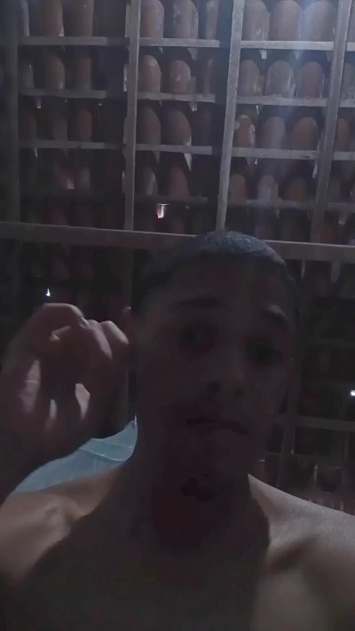 ruan28 live cam on Cam4