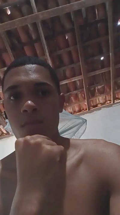 ruan28 live cam on Cam4