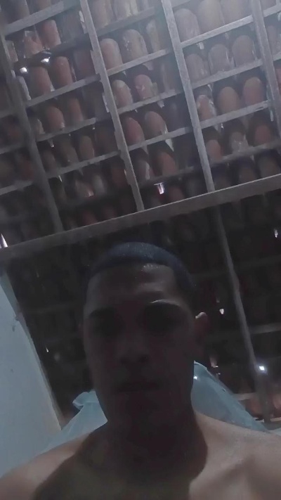 ruan28 live cam on Cam4
