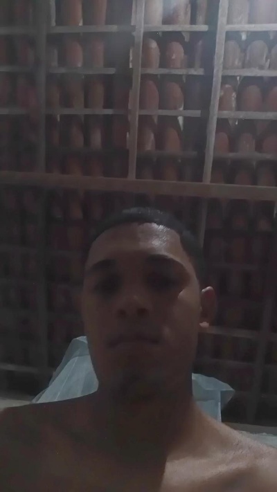 ruan28 live cam on Cam4