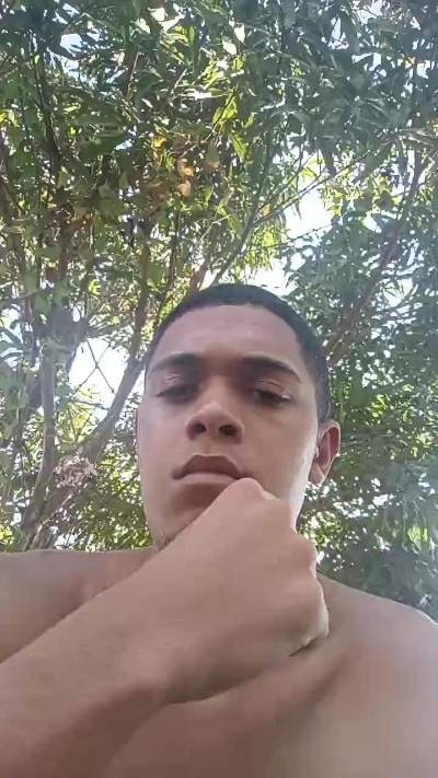 ruan28 live cam on Cam4