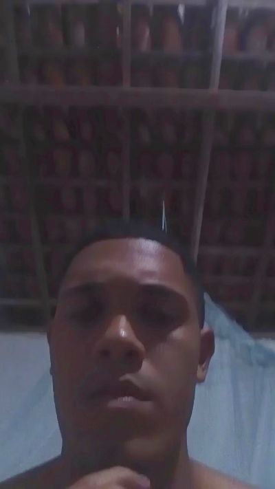 ruan28 live cam on Cam4