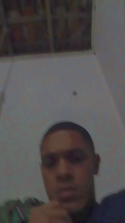 ruan28 live cam on Cam4