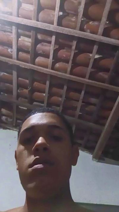 ruan28 live cam on Cam4