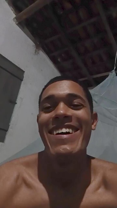 ruan28 live cam on Cam4