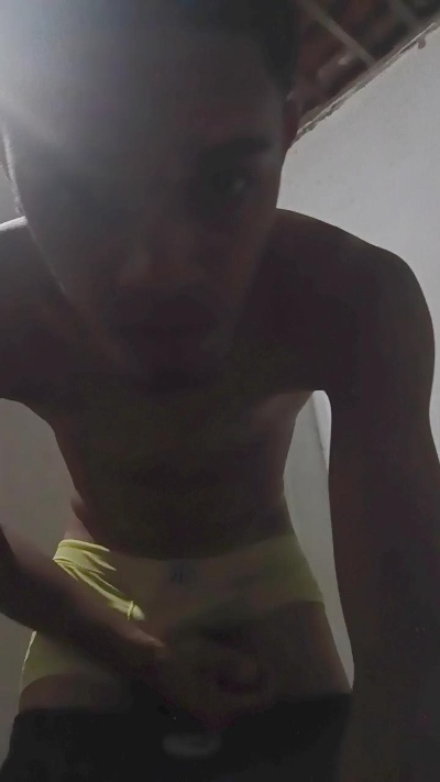 ruan28 live cam on Cam4
