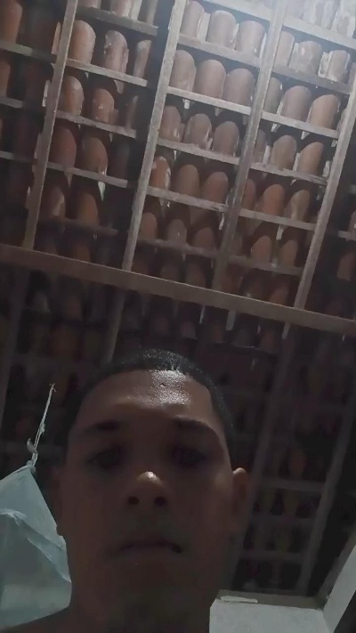 ruan28 live cam on Cam4