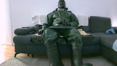 rubber_bln live cam on Cam4