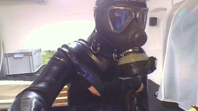 rubberneoguy live cam on Cam4