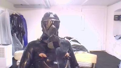 rubberneoguy live cam on Cam4
