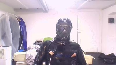rubberneoguy live cam on Cam4