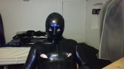 rubberneoguy live cam on Cam4