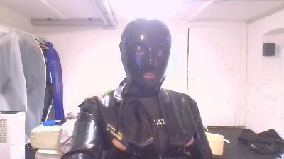rubberneoguy live cam on Cam4