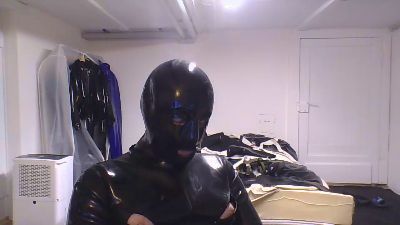 rubberneoguy live cam on Cam4