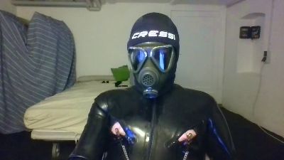 rubberneoguy live cam on Cam4