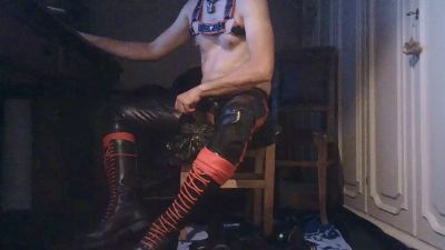 rubberskin81 live cam on Cam4